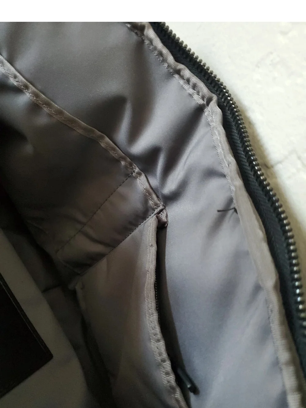 Tumi compact black